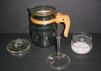 Pyrex Flameware 6-cup Percolator with Wooden Handle