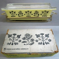 Pyrex “Embroidery” Space Saver Casserole with Lid and Carrier
